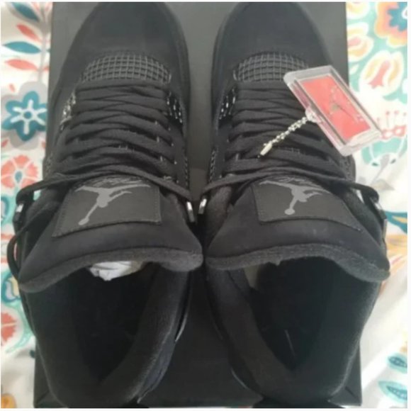 Preloved Jordan 4 Retro Black Cat